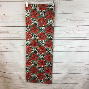 Holiday pine cones Table runner